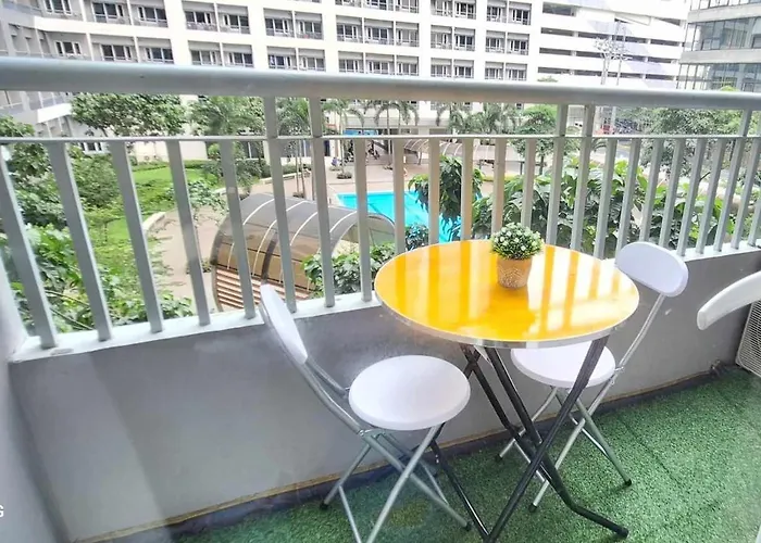 Bright And Cozy 1 Bedroom With Balcony Pool View And Wifi In Grace Residences