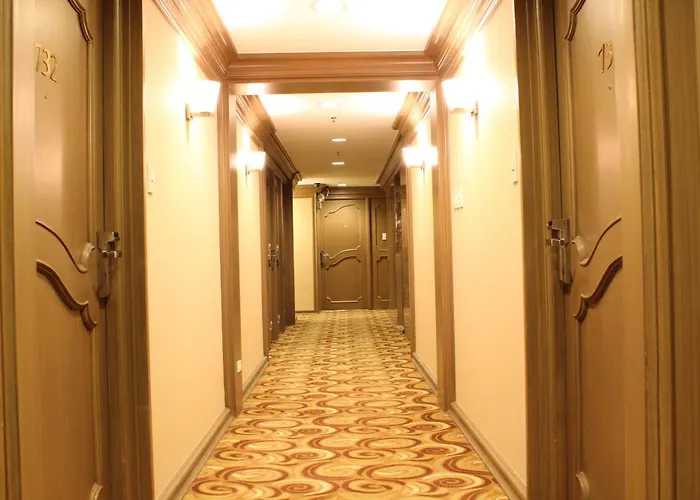 Riviera Mansion Hotel