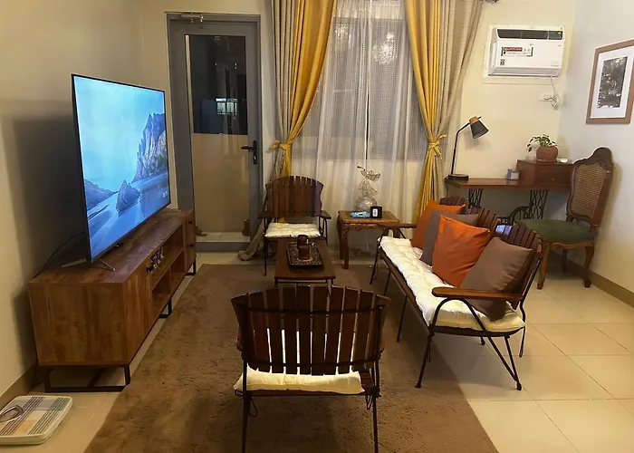 Manhattan Plaza Tower 1 Stylish City-Center Condo Unit