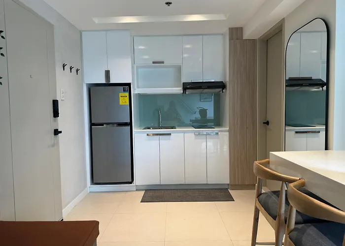 Dazzling Fully Furnished Unit Bgc W Pool