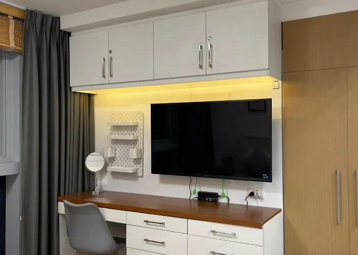 Cozy Place With Lots Of Storage