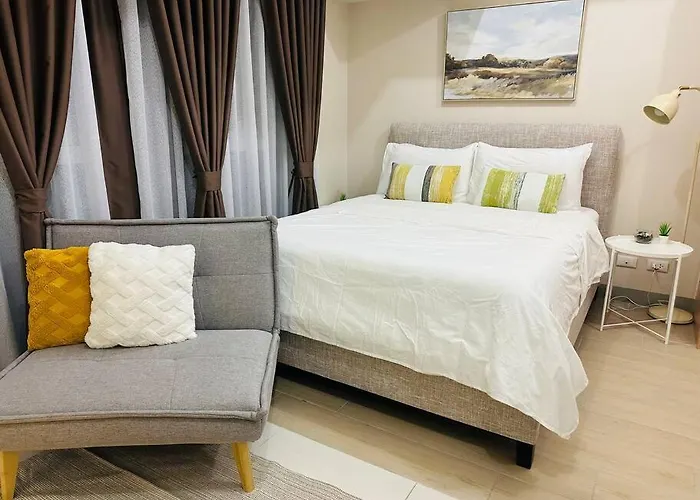 Uptown Bliss-Modern 1Br Condo With Balcony In Bgc