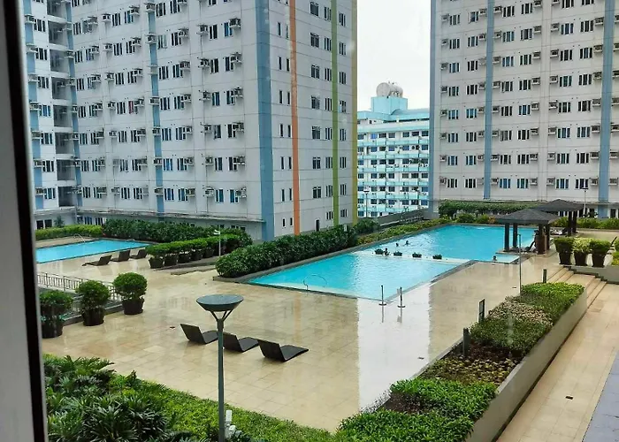 15Th Floor Cozy Studio Unit With Netflix, Ac And Free Wifi In Mplace