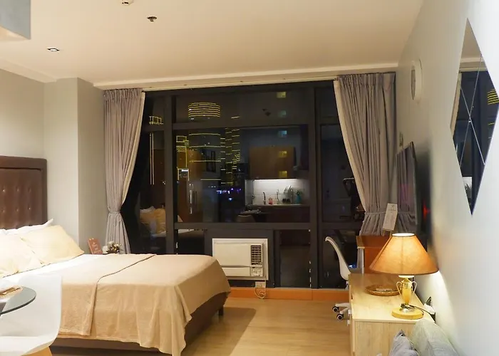 Quiet Condo With Fast Wifi, Own Balcony, Pool And Gym