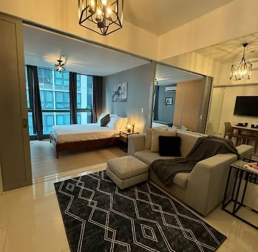 One Uptown Stylish Retro Suite