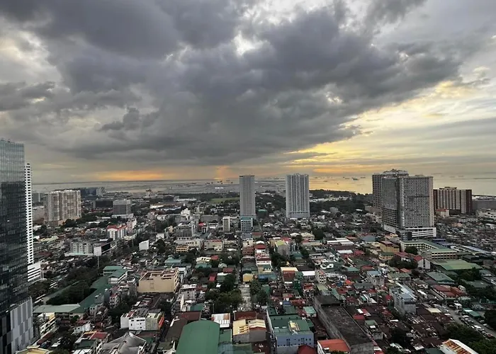 La Suitez 1420 I Skyline Views & Luxe Stay Near Moa