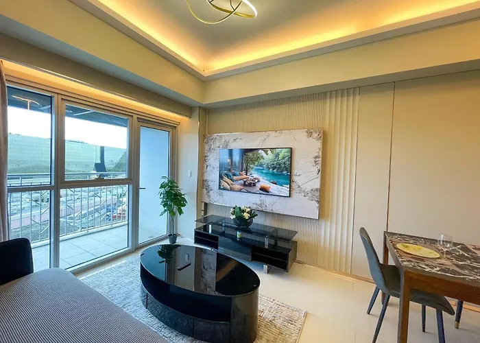 Luxury 1Br Across Okada, Solaire