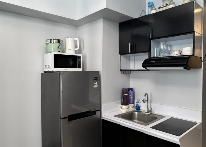 Studio Unit Amaia Skies Shaw