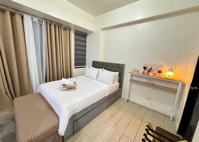 Perfect Summer Stay! Free Pool Near Airport