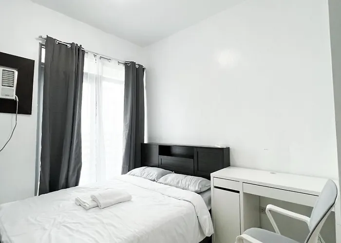 Business Studio In Salcedo Village Makati