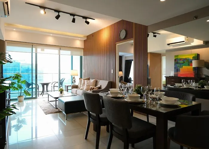 Bgc One Uptown Premium 2Br Suite With Balcony Near Supermarket, Malls And Restaurants