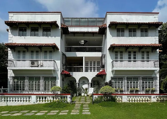 Miranamin Nest Liryo Suite - Historical Home, Shared Kitchen