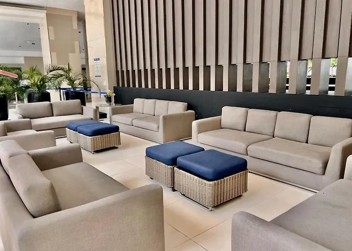 Mall Of Asia - Aseana - Walking Distance To Mall
