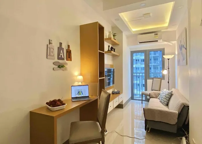 Sleek 1 Bedroom Apt At Fame Residences With Balcony