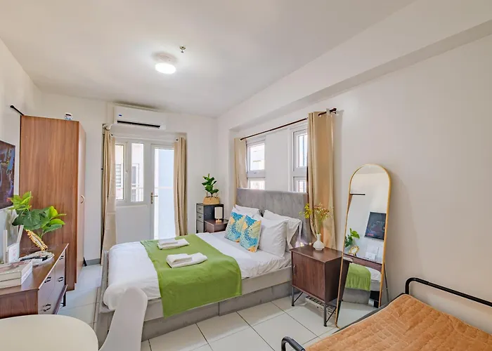 Cozy Studio With Balcony Netflix Free Access To Pool And Gym 100Mbps