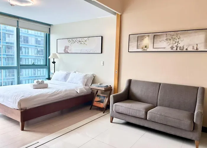Thompson Suites Queen Room, One Uptown Residences, Xbox & Netflix