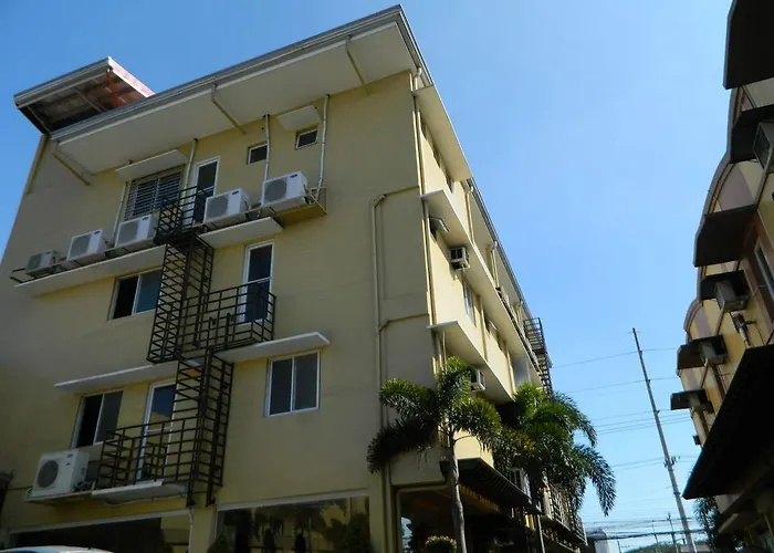 Hollywood Suites And Resort - Bancal