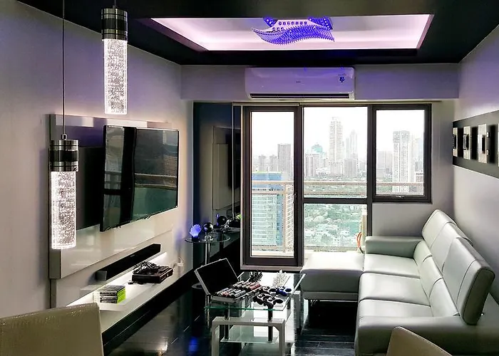 Modern Luxury Lower Penthouse Unit