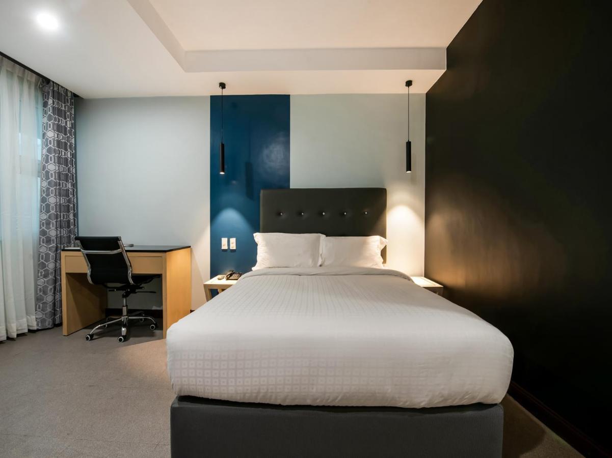 Bay Area Hotel