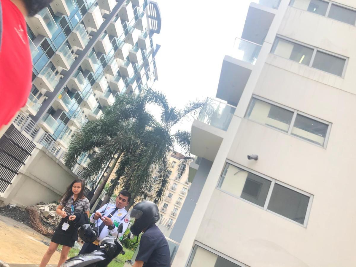 Favila Condotel Unit In Palmtree Newport Walking Distance To Airport Terminal 3 Accessable To Airport Terminal 1 &2 Apartment Manila