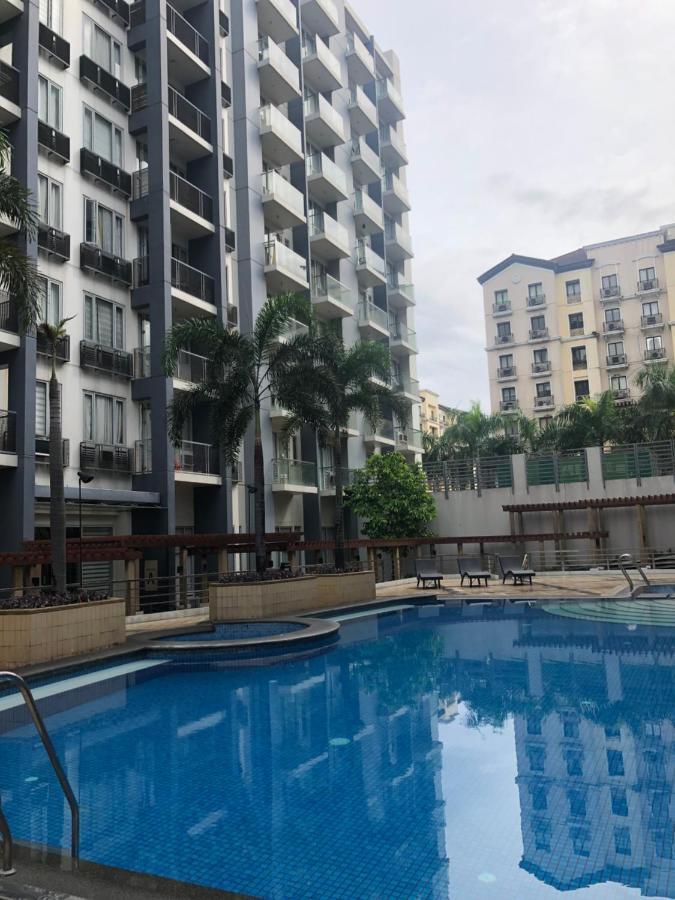 Favila Condotel Unit In Palmtree Newport Walking Distance To Airport Terminal 3 Accessable To Airport Terminal 1 &2 Apartment Manila