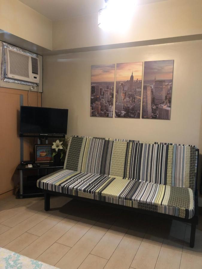 Favila Condotel Unit In Palmtree Newport Walking Distance To Airport Terminal 3 Accessable To Airport Terminal 1 &2 * Manila