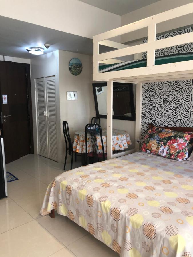 Favila Condotel Unit In Palmtree Newport Walking Distance To Airport Terminal 3 Accessable To Airport Terminal 1 &2 Apartment *