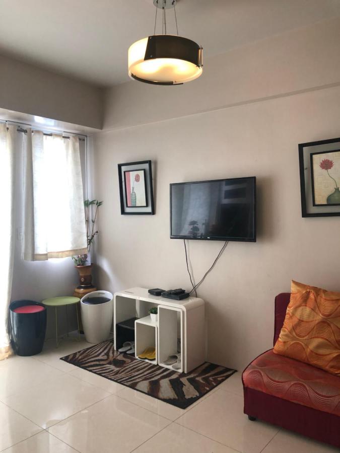 Apartment Favila Condotel Unit In Palmtree Newport Walking Distance To Airport Terminal 3 Accessable To Airport Terminal 1 &2 Manila