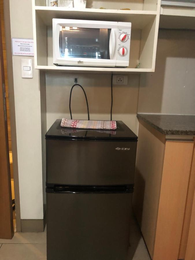 Favila Condotel Unit In Palmtree Newport Walking Distance To Airport Terminal 3 Accessable To Airport Terminal 1 &2 Apartment *