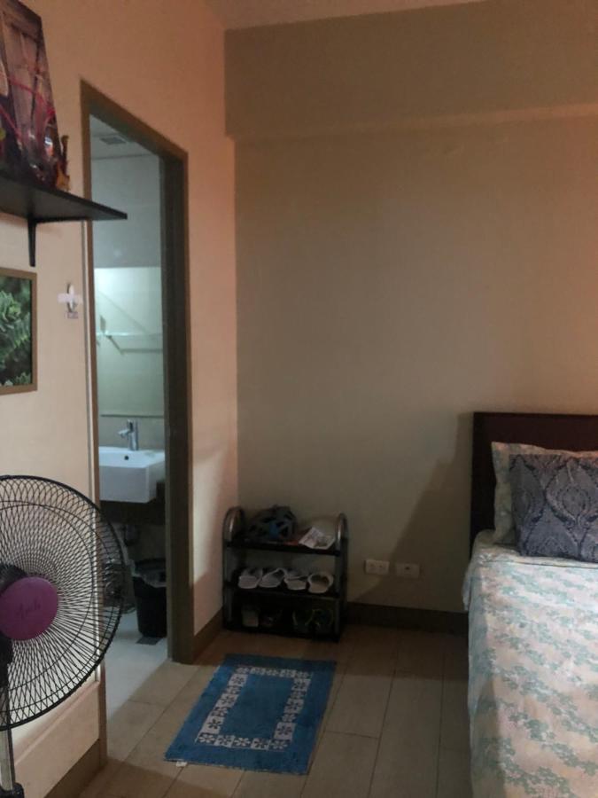 Apartment Favila Condotel Unit In Palmtree Newport Walking Distance To Airport Terminal 3 Accessable To Airport Terminal 1 &2 Manila