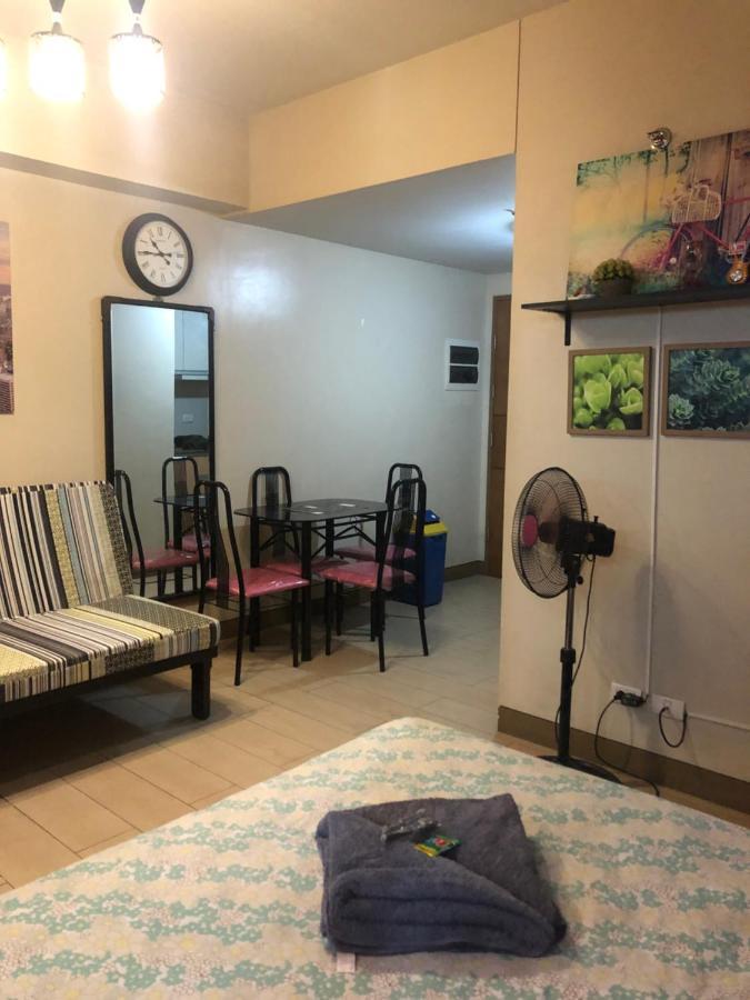 Favila Condotel Unit In Palmtree Newport Walking Distance To Airport Terminal 3 Accessable To Airport Terminal 1 &2 Apartment Manila