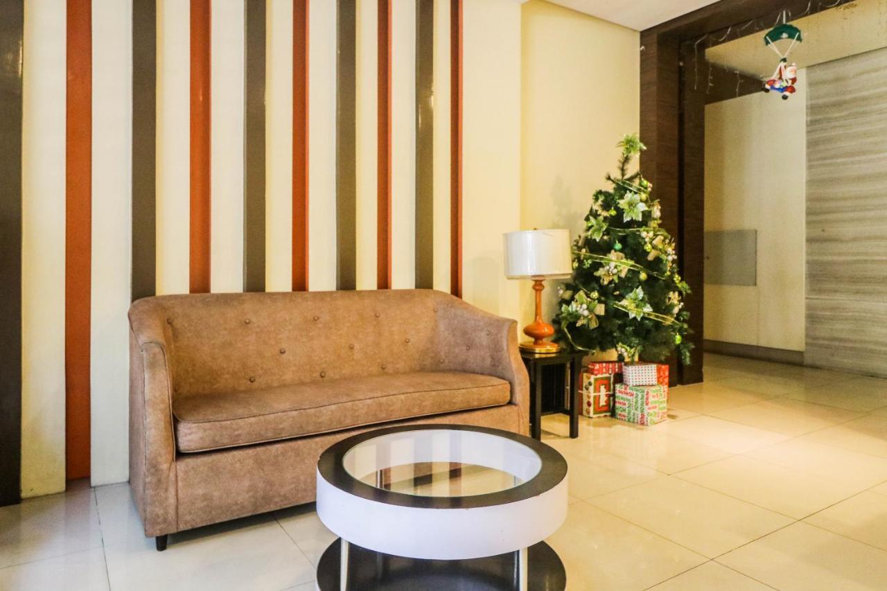 Prs At One Palm Tree Near Airport Apartamento Manila