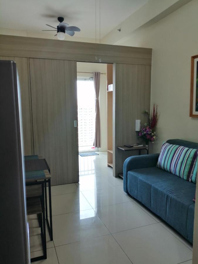 Penthouse Floor Overlooking Bay Manila
