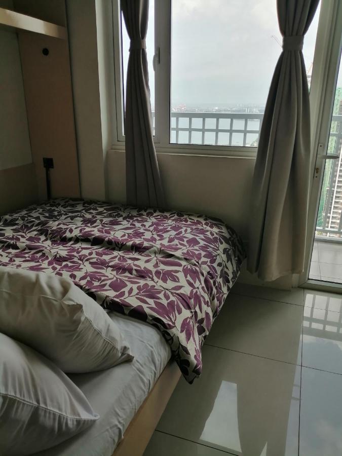 Penthouse Floor Overlooking Bay Apartment Manila