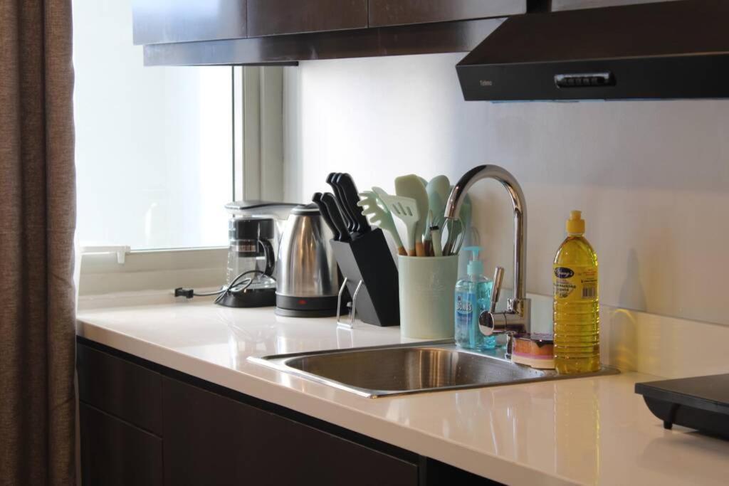 Apartment A2j Luxury Bgc Balcony Near Sm Aura Taguig Manila