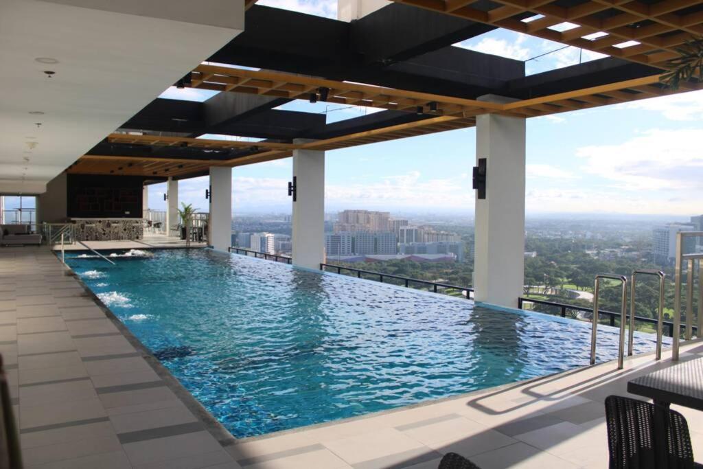 Apartment A2j Luxury Bgc Balcony Near Sm Aura Taguig Manila