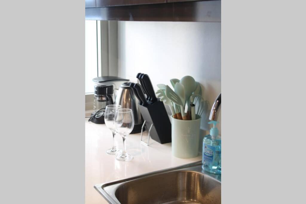 A2j Luxury Bgc Balcony Near Sm Aura Taguig Apartment *