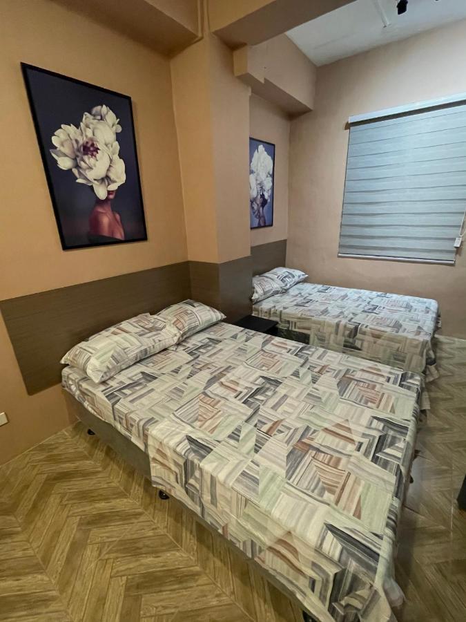 Staycation Netflix Wifi Thousand Cable Channels Games And Board Games Fiber Net Cozy Comfy Relax *
