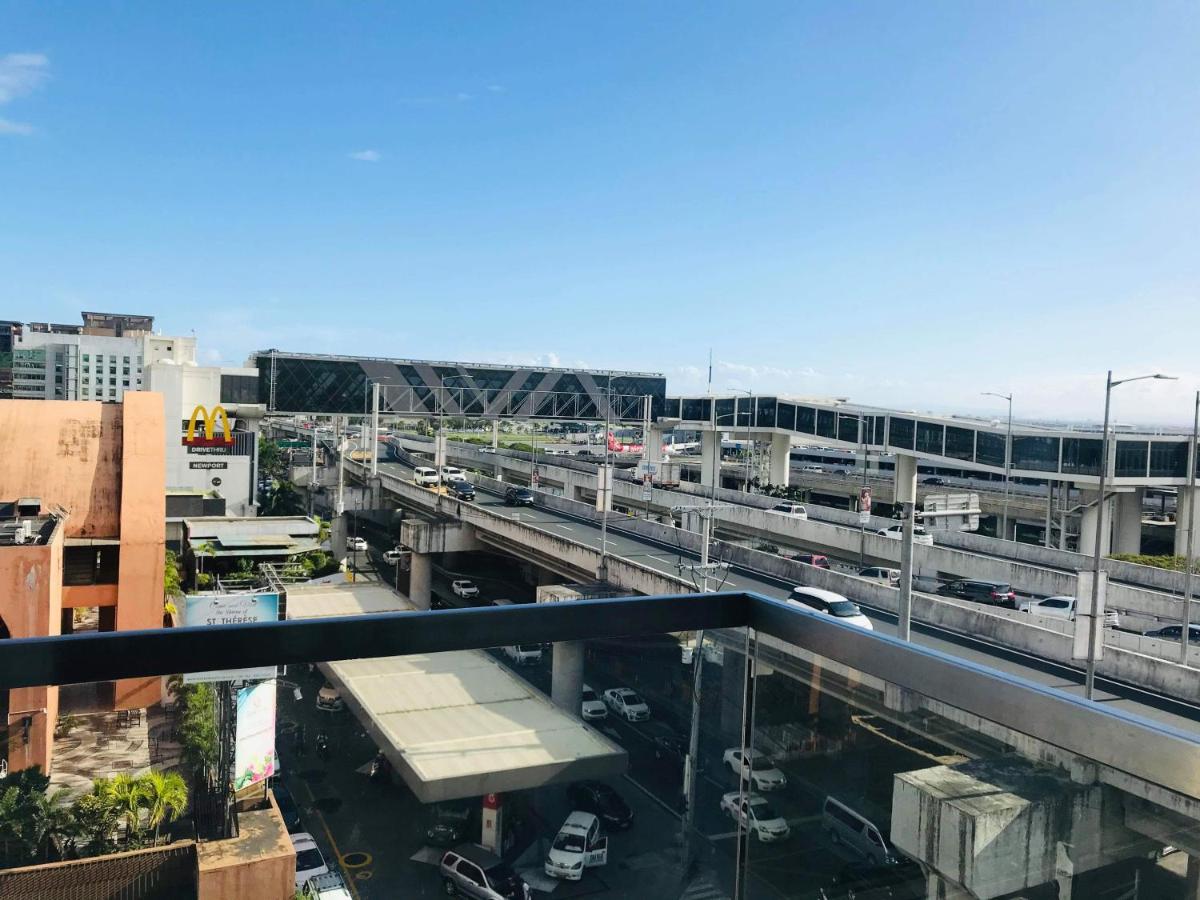 Across Naia Terminal 3 Apartment