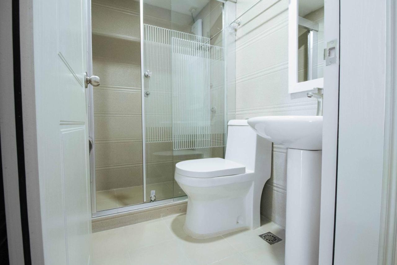 Hotel Northpointe Residences Manila