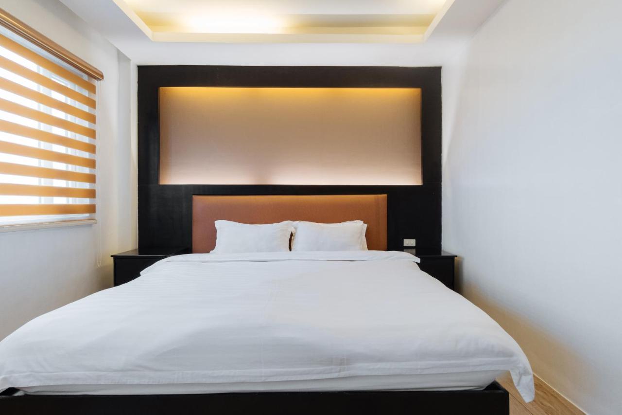 Hotel Northpointe Residences Manila