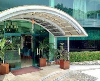 Garden Plaza And 3*