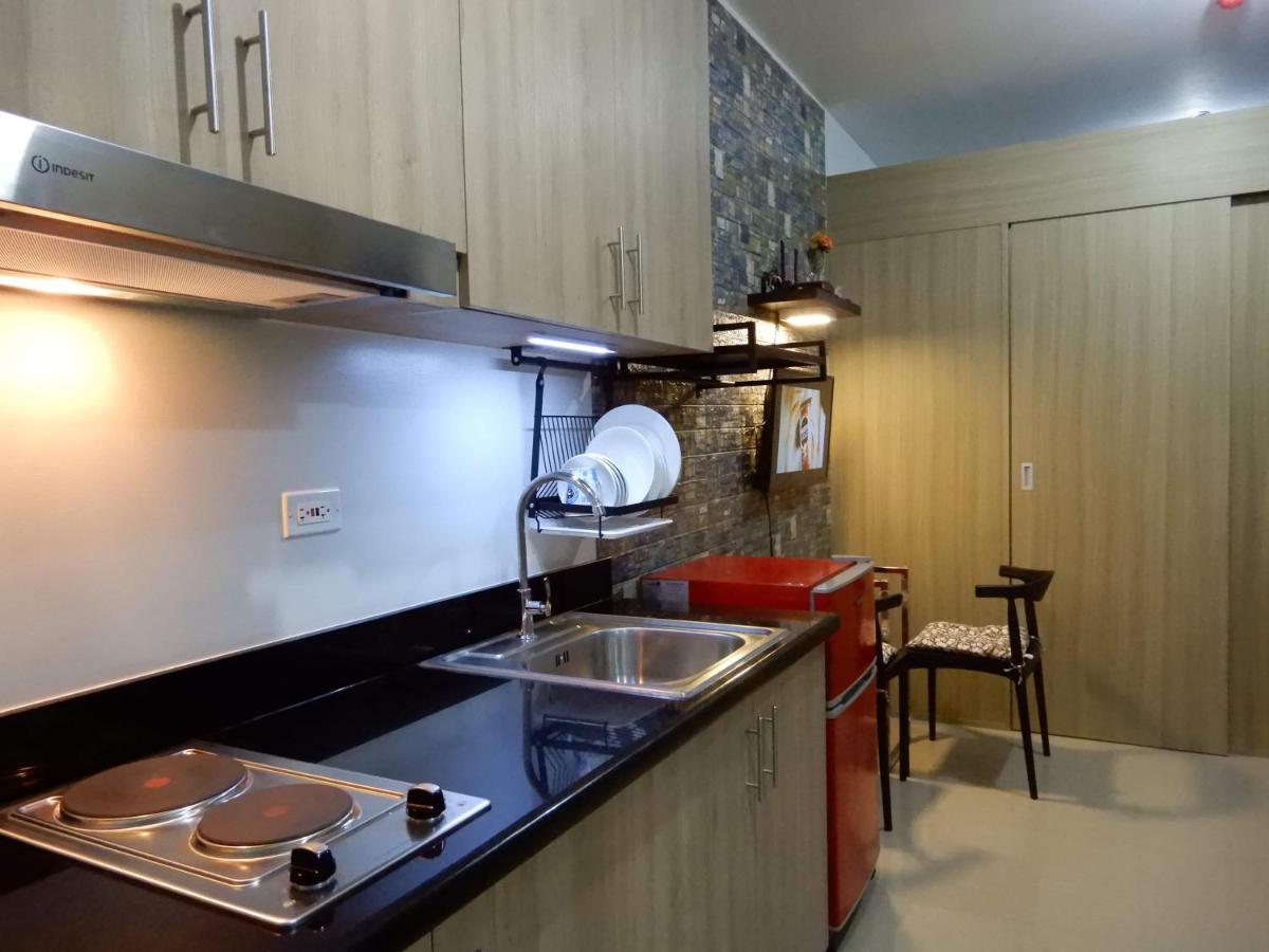 Staycation Shore 2 Moa Pasay
