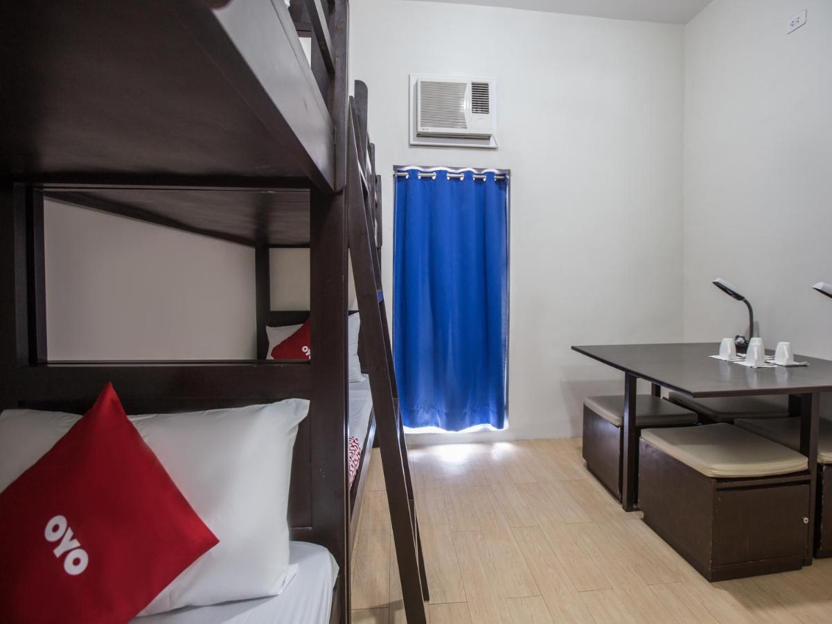 Hotel Oyo 699 Forbes Hall