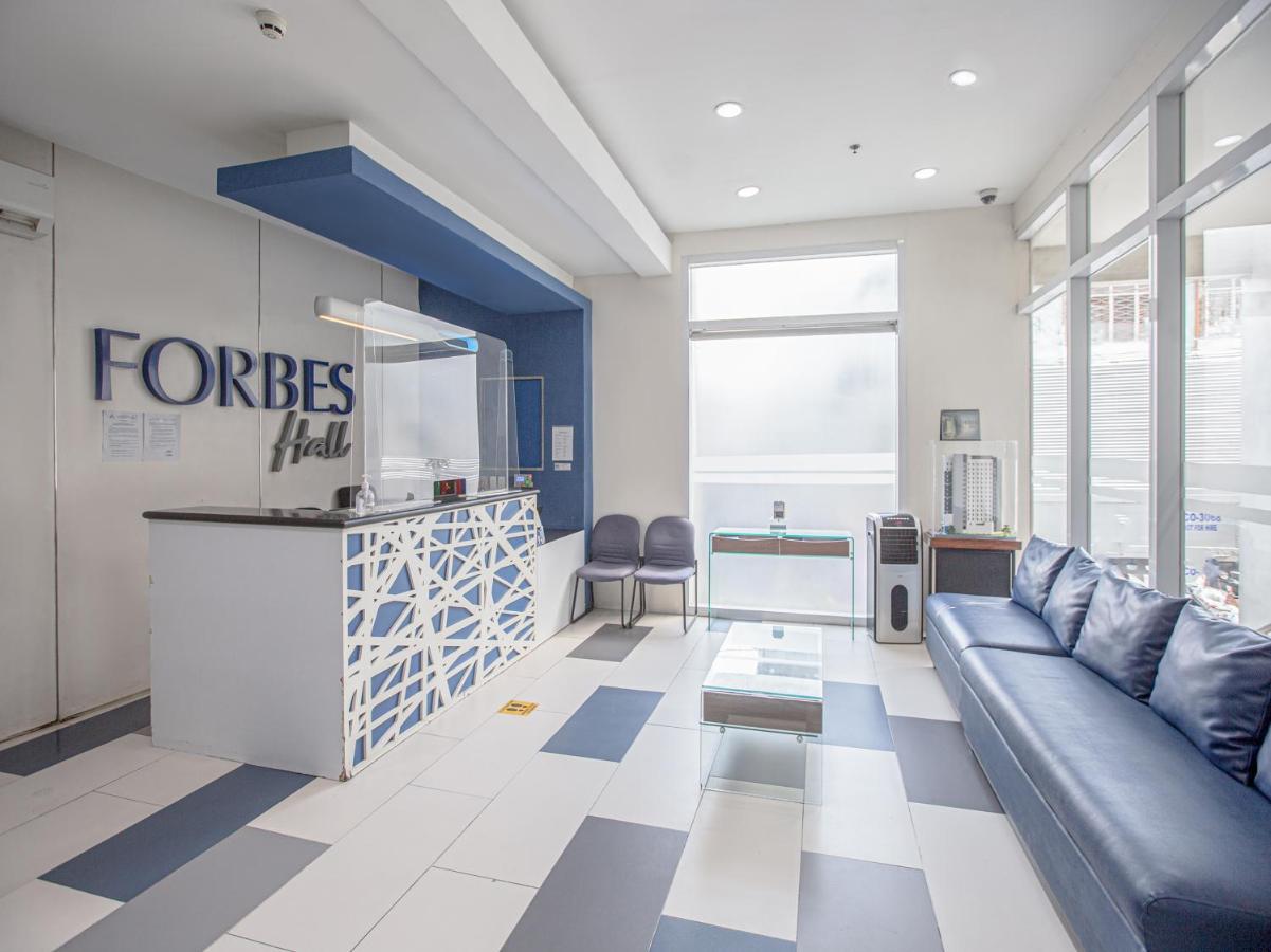 Oyo 699 Forbes Hall 2*