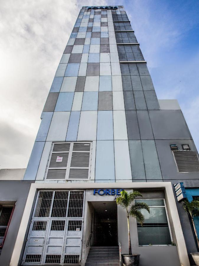 Oyo 699 Forbes Hall 2*