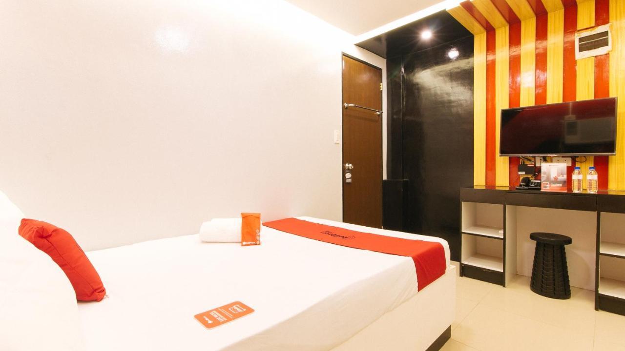 Hotel Reddoorz @ Walk 2*
