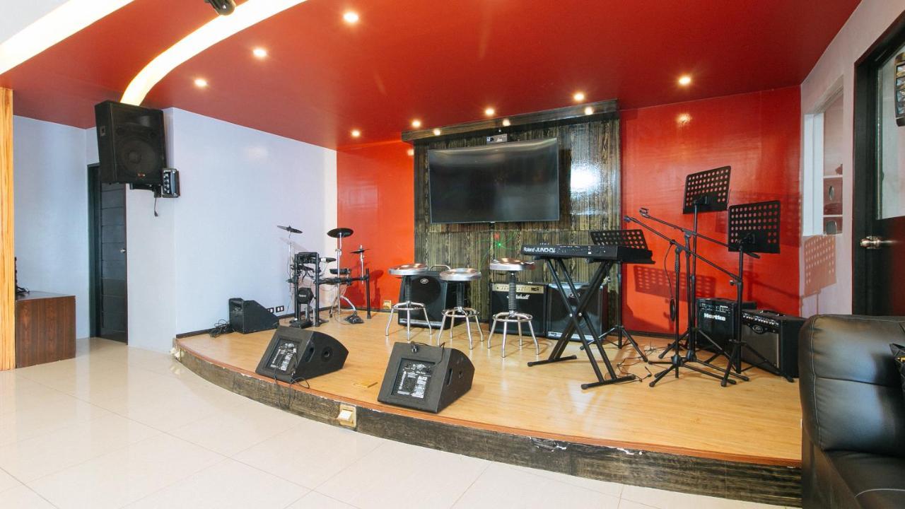 Hotel Reddoorz @ Walk 2*