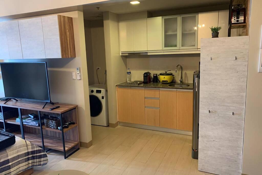 One Eastwood Avenue Tower 2 *