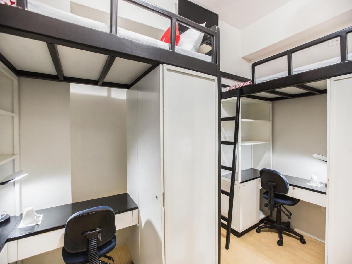 Oyo 699 Forbes Hall
